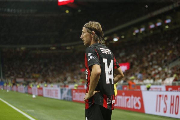 莫德里奇鼓励米兰青年队球员：相信自己，努力练习  ，享受每一天