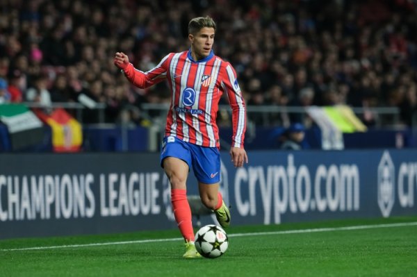 进步！朱利亚诺-西蒙尼最近5场西甲加入  4个得分  ，与此前18场相同