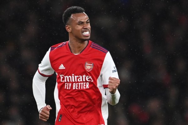 官方:8次解围并送出助功 ,加布里埃尔当选1-0富勒姆全场最佳球员