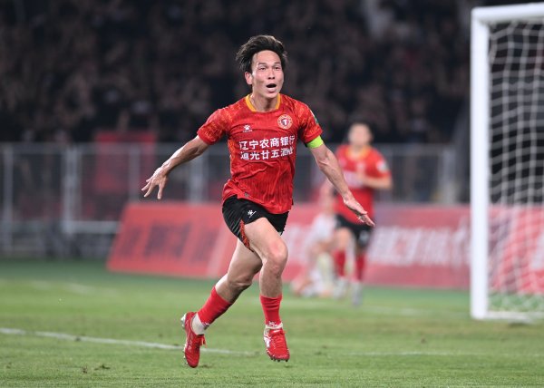 独家对话邦本宜裕：很荣幸担任铁人领队   球员基本功很重要