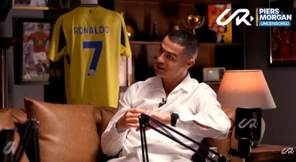 怎么向乔治娜求婚的？C罗：她是我的真命天女，她问我要一枚戒指